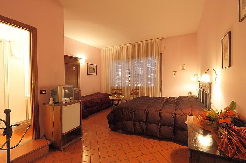 Guesthouse Sayuri Florence Exterior photo
